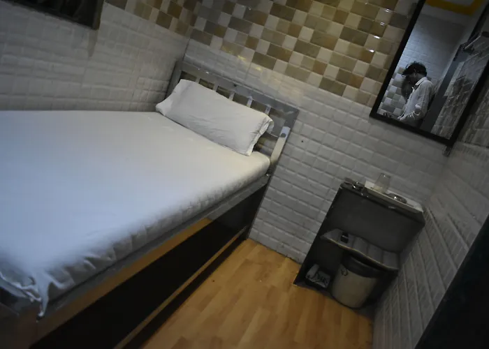 Hotel Shadab Palace Mumbai