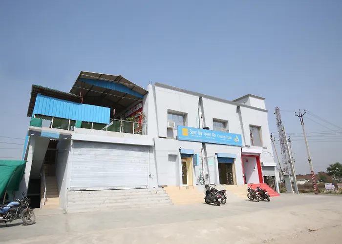 Oyo 12871 Rehan Basera Jalandhar