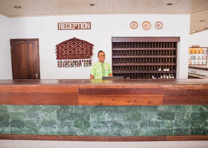 Plaza Beach Hotel Bamburi