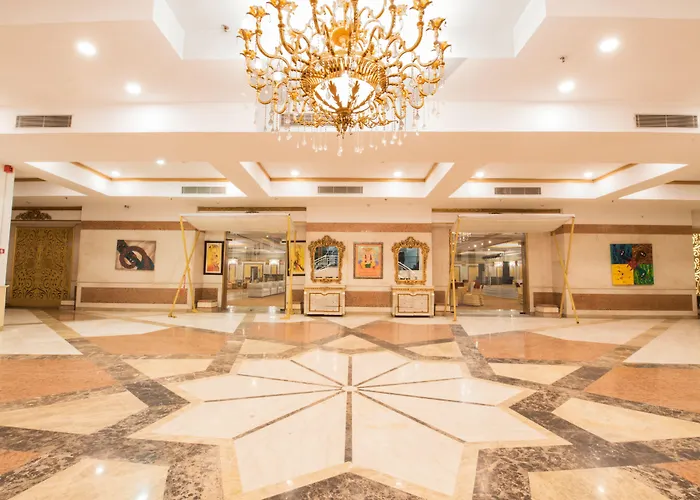 Hotel Celebration Gardens Yeni Delhi