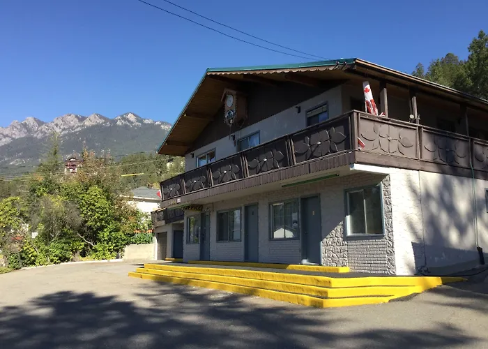 Celadon Lodge Radium Hot Springs