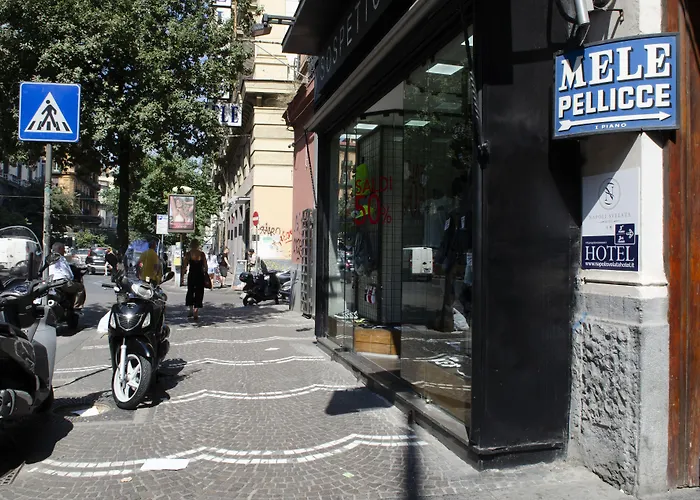 Hotel Napoli Svelata