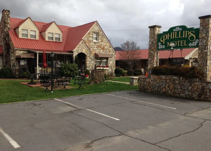 Phillips Historic Motel & Cottages Robbinsville