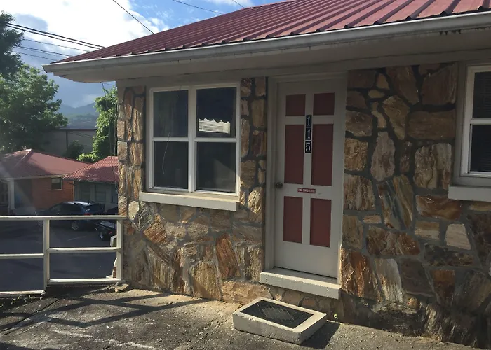 Phillips Historic Motel & Cottages Robbinsville