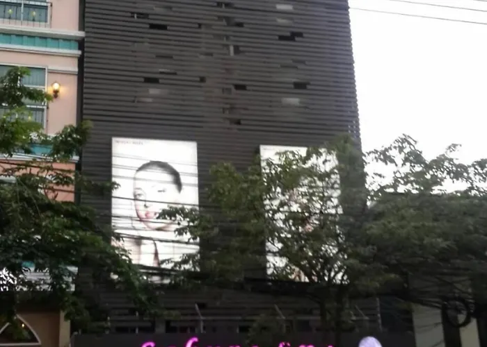 De Sky Sukhumvit Ekkamai Hotel กรุงเทพมหานคร