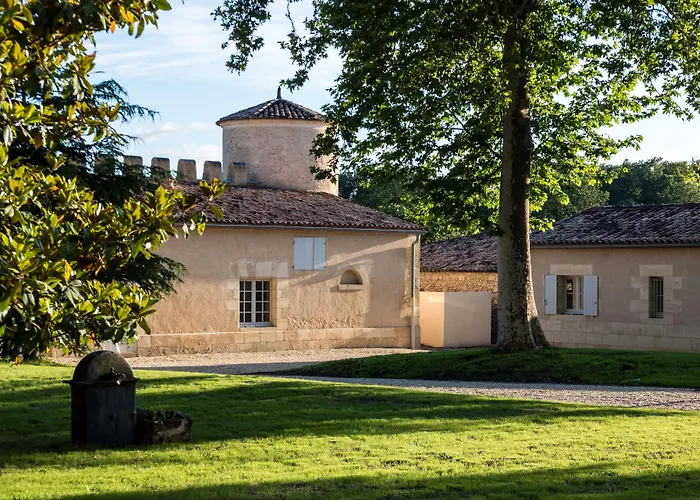 Chateau Lafaurie-Peyraguey Hotel & Restaurant Lalique Bommes