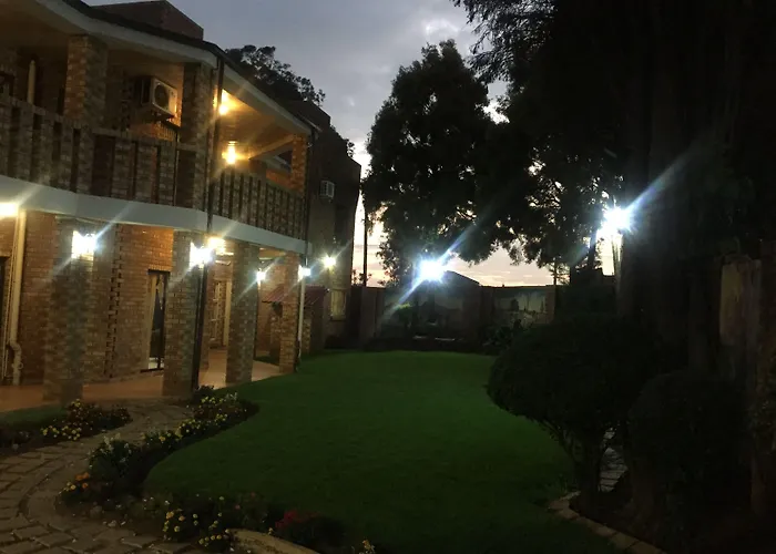 Lapeng Village Benoni