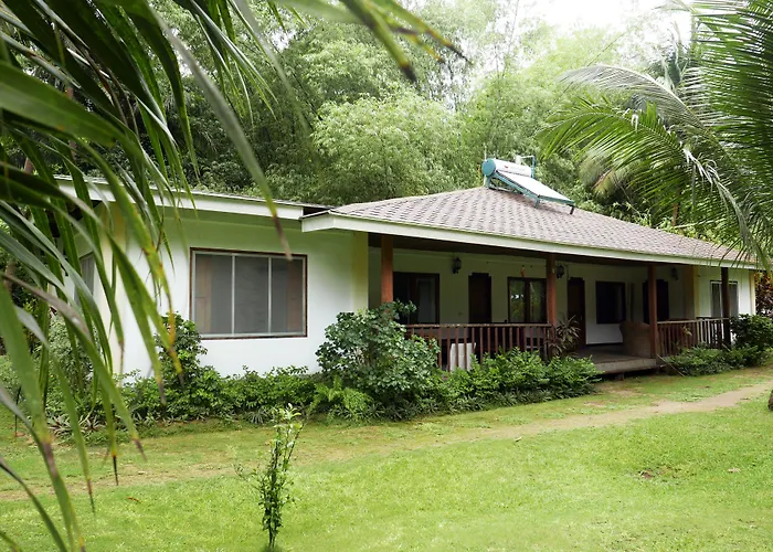 Dolarog Beach Resort El Nido