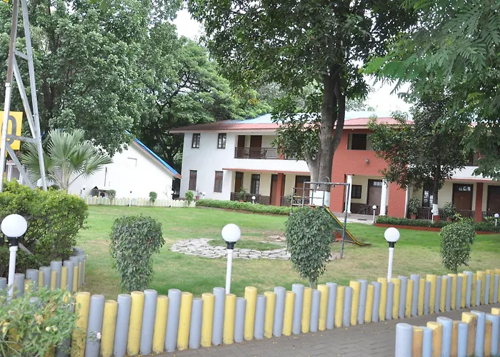 Turf Club House Hotel Pune