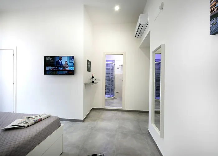 President Suites Naples