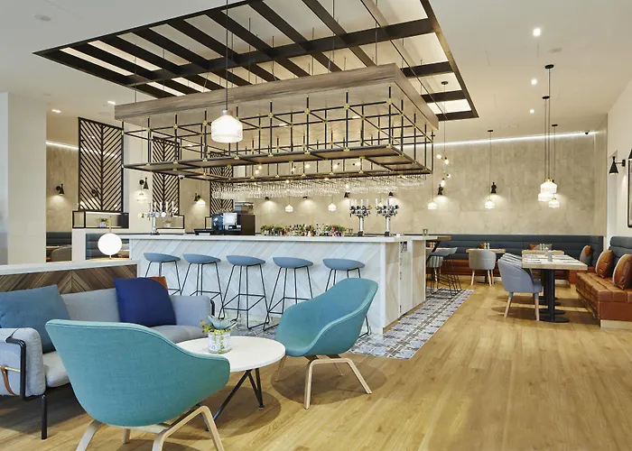 Courtyard By Marriott Luton Airport Hotel