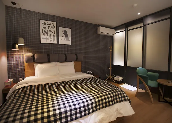 Hound Hotel Seomyeon-Beomcheon Busan