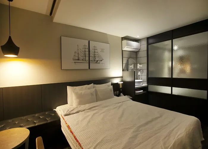 Hound Hotel Seomyeon-Beomcheon Busan