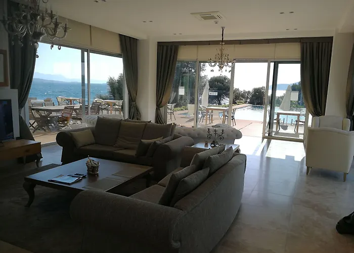 Egesu Marina Guest House Güllük