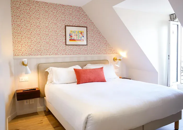 Hotel Joli Mome Paris