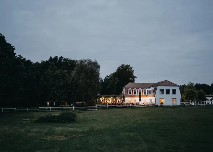 Gut Sarnow - Hotel, Restaurant und Reitanlage Schorfheide