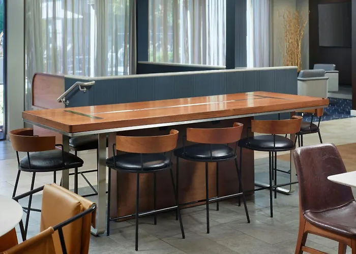 Courtyard By Marriott Perimeter Center Hotel Sandy Springs