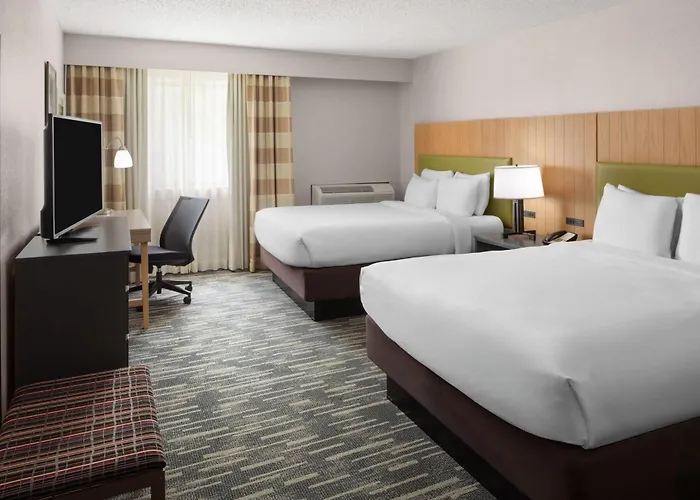 Wingate By Wyndham Lincoln Airport East I-80 Hotel