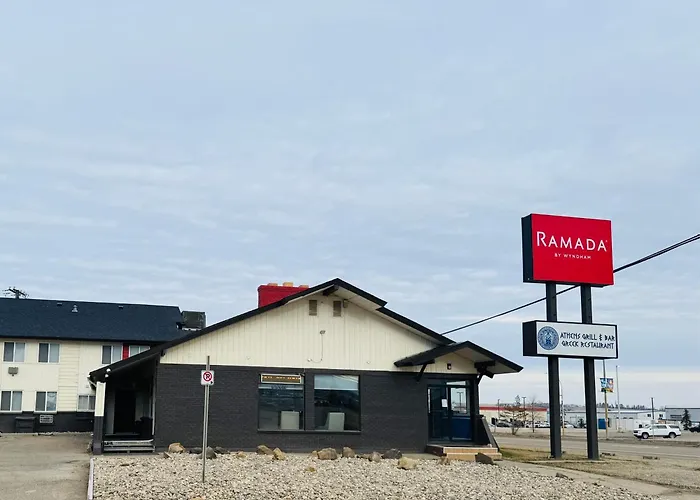 Ramada By Wyndham Dawson Creek Hotel