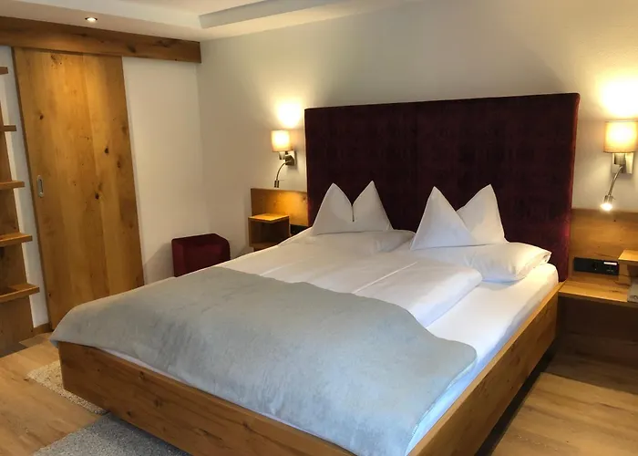 Hotel Garni Central - Zimmer - Studios - Apartments Kappl 