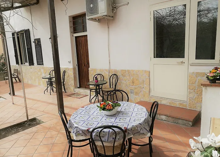 Aloha House Hotel Formia