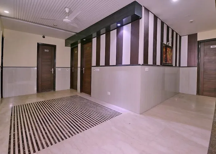 Oyo 464 Hotel Lotus Palace New Delhi