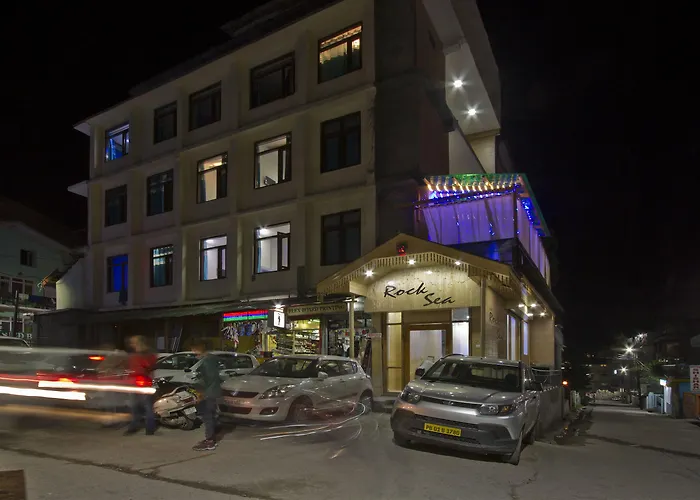 Hotel Rock Sea Manali 