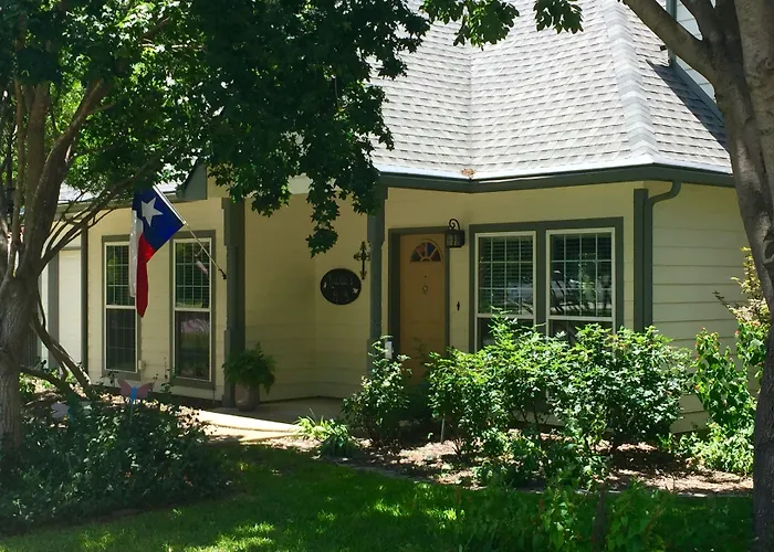 Lucille'S B&B Garland