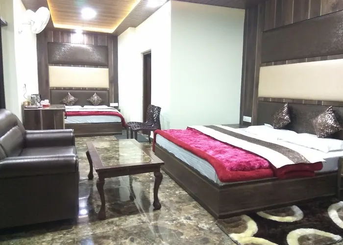 Hotel Himdhara, Near Mall Road Dalhousie