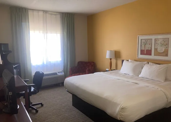 Wingate By Wyndham Uniontown Hotel