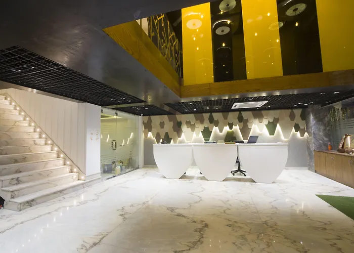 Staybook Hotel Nitya Maharani Free Airport Pickup New Delhi