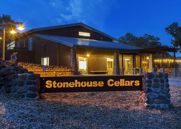Bed And Barrel At Stonehouse Cellars Bed & Breakfast Clearlake Oaks