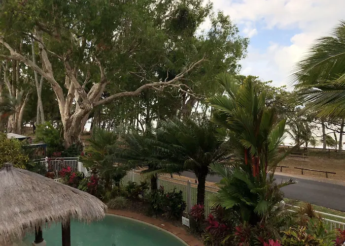 Villa Beach Palm Cove Clifton Beach