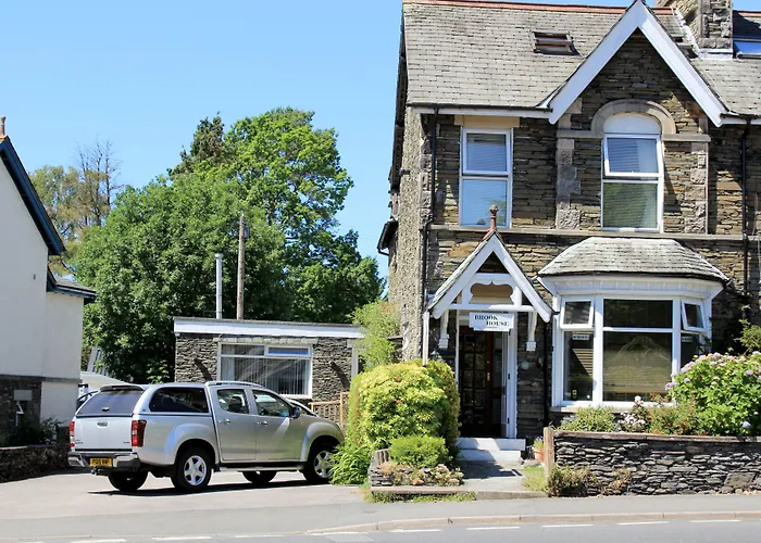 Brook House ― Free On-Site Car Park Bed & Breakfast Windermere