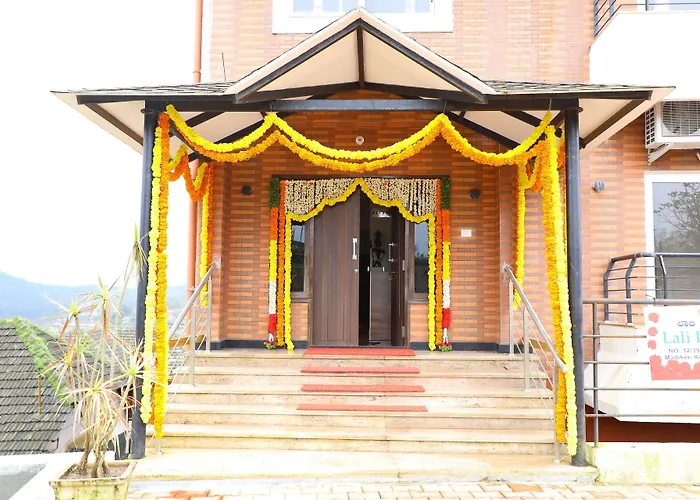 Lali Petals Hotel Madikeri