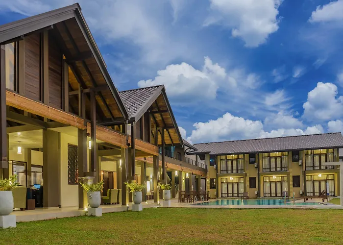 Amora Lagoon Hotel Katunayake