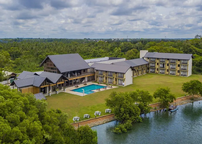 Amora Lagoon Hotel Katunayake