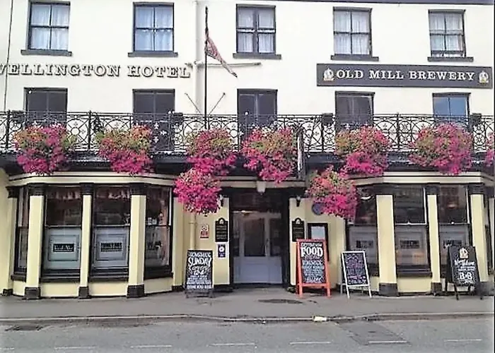 The Wellington Hotel Howden