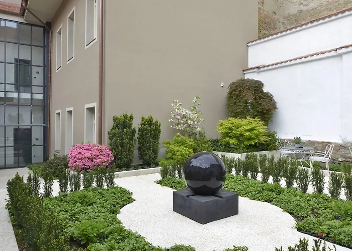 Hotel Maribor & Garden Rooms