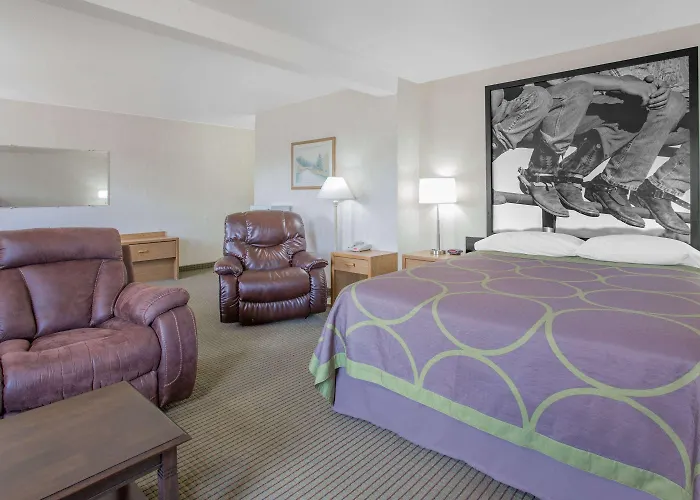 Super 8 By Wyndham Havre Hotel