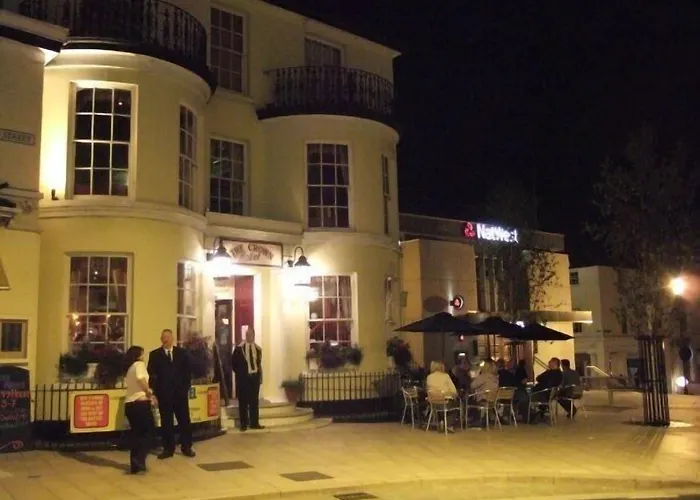The Crown Hotel Ryde 
