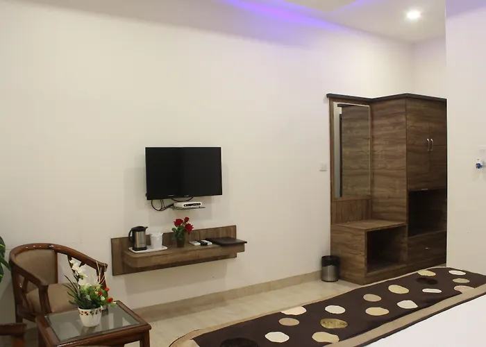Regal Hotel And Restaurant Mathura