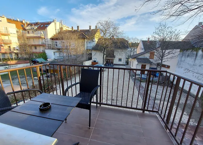 Ven Diofa De Lux Panzio Panzió Szeged