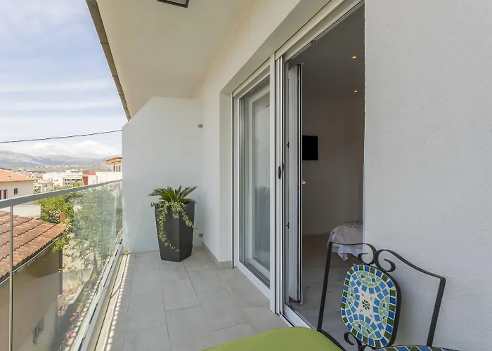 Pansion Casa Hotel Podstrana
