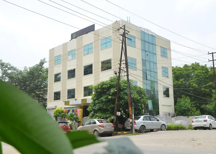 Hotel Samrat Kaushambi Ghaziabad