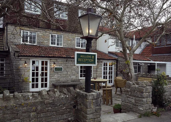 Mullions 51 B&B Street