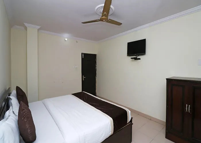 Oyo 23009 Hotel Maxx Lucknow