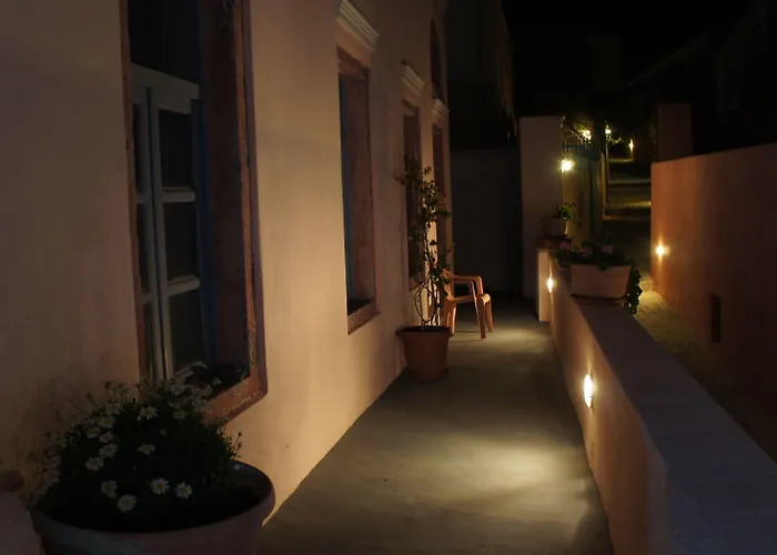 Marcos Rooms Oia