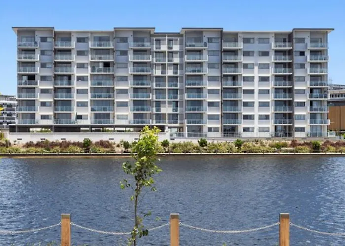 North Shore Oceanside Kawana Kawana Waters