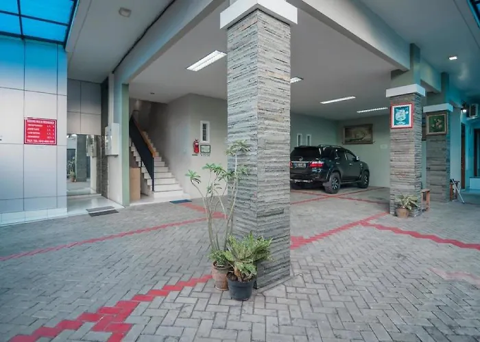 Reddoorz Plus Near Semanggi Jakarta